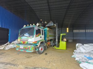 รถเทรลเลอร์ตรัง