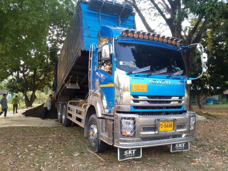 รถเทรลเลอร์ย่านตาขาว